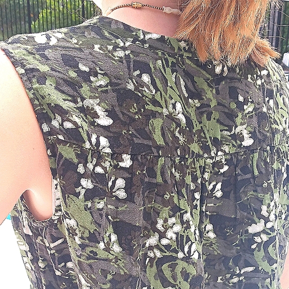 SALE Caslon by Nordstrom sleeveless V-neck top size S - Picture 6 of 11